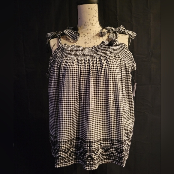 *NWT* Old Navy XL B/W Gingham Shoulder Tie Top - Picture 2 of 2
